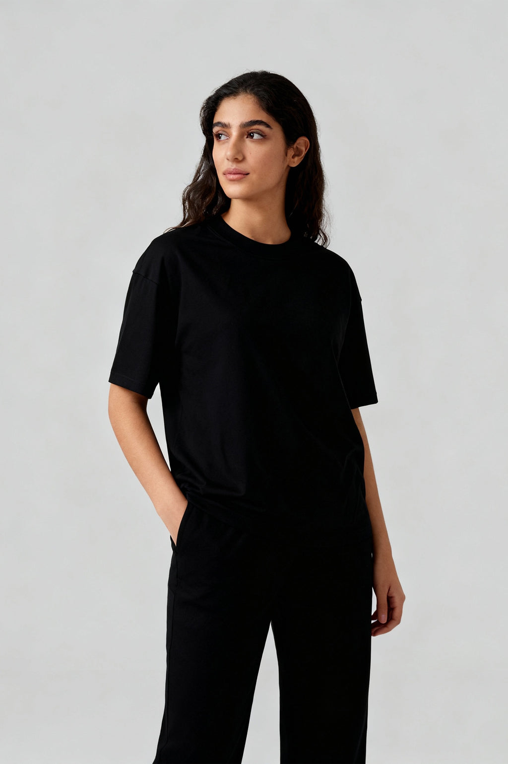 OVERSIZED FIT BLACK T-SHIRT