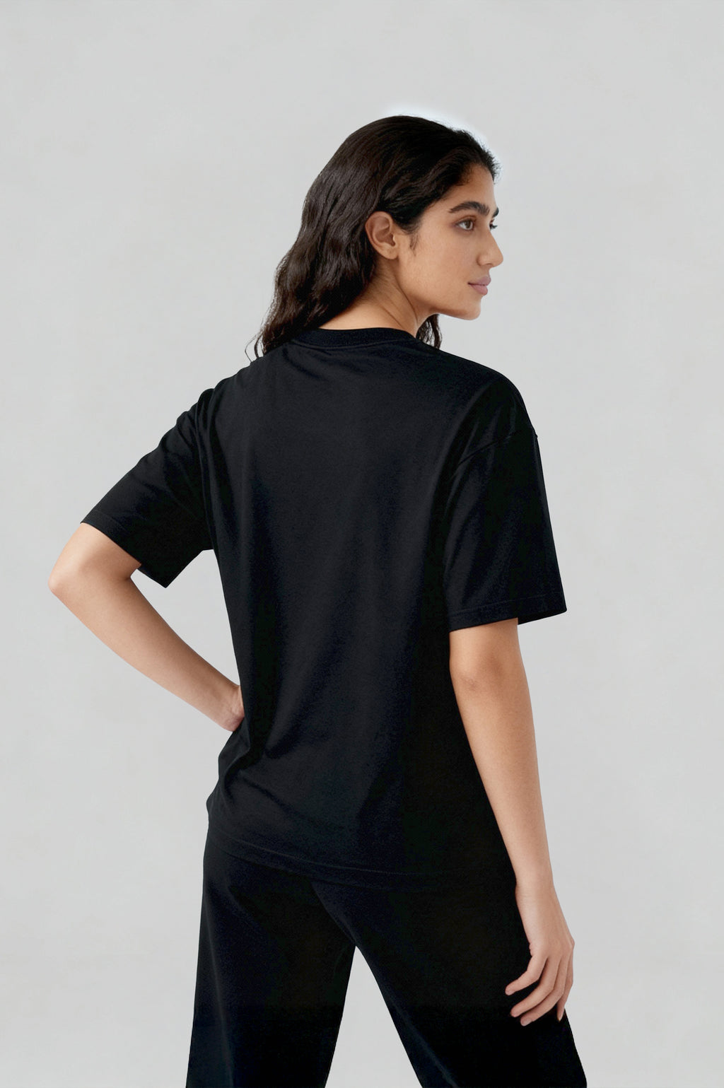 OVERSIZED FIT BLACK T-SHIRT